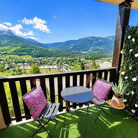 Apartamento For 4 People - Panoramic View - Parking